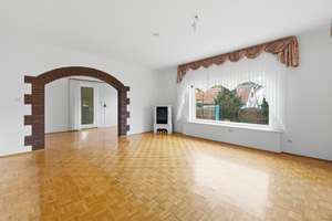 Wohnhaus mit 3 Wohnungen in schöner Wohnlage, Fürth-Ronhof.

Bezugsfrei! – Die vollständige Adresse der Immobilie erhältst du vom Anbieter., 90765 Ronhof, Kronach, Fürth – Vorschaubild 5
