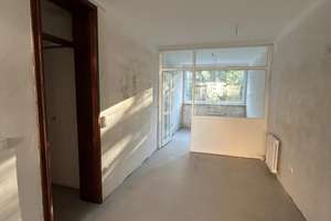 Zeit für einen Tapetenwechsel? Tolle 4 Zimmer Wohnung mit Balkon!