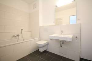 Familienfreundliche 4-Zimmer-Wohnung mit Dachterrasse – Auerberger Mitte 14, 53117 Auerberg, Bonn – Vorschaubild 4