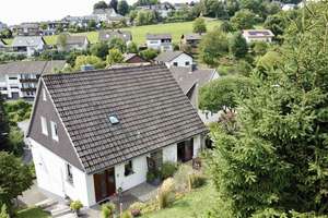 Perfekte Lage für eine Familie und ohne Renovierung einzugsbereit: EFH in Morsbach – Die vollständige Adresse der Immobilie erhältst du vom Anbieter., 51597 Morsbach – Vorschaubild 3
