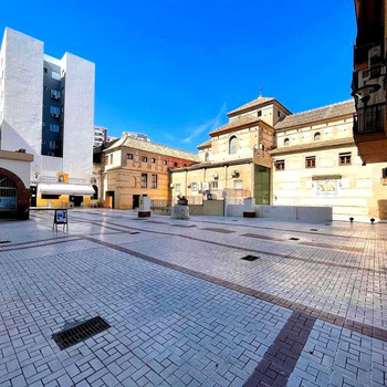 LEBEN SIE IM HERZEN VON MÁLAGA! 100M² WOHNUNG MIT PRIVATPARKPLATZ, 4 SCHLAFZIMMER MIT EINBAUSCHRÄNKE