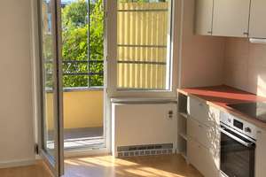 Gepflegte Dreizimmerwohnung mit Balkon zur Kapitalanlage oder späteren Eigennutzung in Oberkassel!