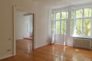 Sonnige bezugsfreie renovierte Altbau-Perle in begehrter Wilmersdorfer Lage