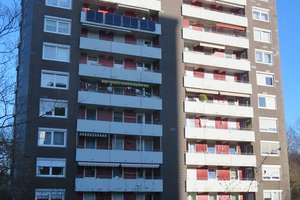 4,5-Zimmer Wohnung mit Balkon im 4. OG in Reutlingen – Hermann-Ehlers-Str. 48, 72762 Reutlingen-Mitte, Reutlingen – Vorschaubild 1