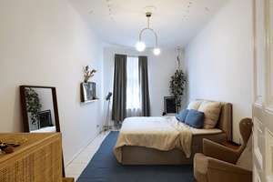 Ein Altbau, wie man ihn heute kaum noch findet: Stuck, Holzdielen & Balkon – Die vollständige Adresse der Immobilie erhältst du vom Anbieter., 10435 Prenzlauer Berg, Berlin – Vorschaubild 11