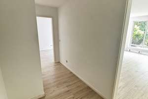 Helle 2-Zimmer-Wohnung in Marzahn - ab sofort! – Fichtelbergstr. 15, 12685 Marzahn, Berlin – Vorschaubild 2
