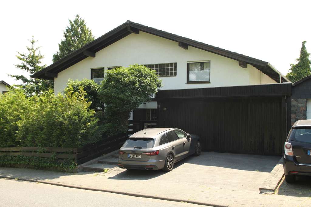 Immobilie in Roßdorf - PROVISIONSFREI  1-2 Familienhaus -7 Zi -stufenfreier Zugang - Feldrand / Eckgrundstück -Doppelgarage - Bild 0