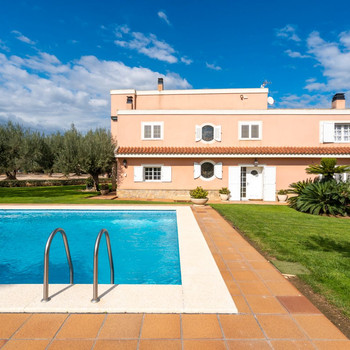 Magnífico chalet con piscina y una segunda vivienda