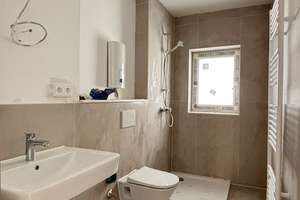 Mit großem Wintergarten und Terrasse! 3,5 Zimmerwohnung im Dreikönigen Viertel in Neuss – Schillerstrasse 36, 41464 Dreikönigenviertel, Neuss – Vorschaubild 6