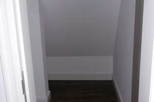 Hochwertige 3-Raum-Dachgeschosswohnung in einzigartiger Villa mit Parkett, Vollbad und Einbauküche!! – Rosa-Luxemburg-Str. 3, 18055 Stadtmitte, Rostock – Vorschaubild 18