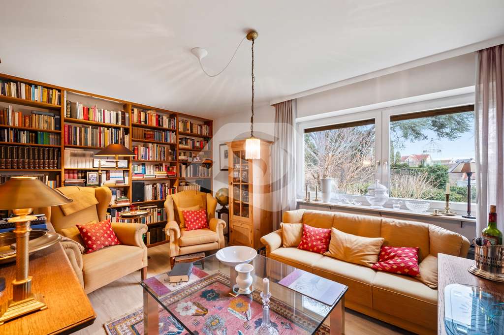 Immobilie in Endingen - Großzügige Familienresidenz mit Einliegerwohnung und traumhaften Terrassen - Bild 4