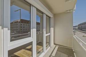 Helles schönes Apartment mit Balkon- in Giesing an der U-Bahn St.-Quirin Platz – Tegernseer Landstraße 203 b, 81549 Obergiesing, München – Vorschaubild 2