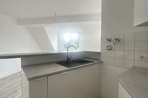 WBS mit besonderem Wohnbedarf erforderlich * 2-Zimmer *Dachgeschoss*Einbauküche*Balkon* in Britz – Andreasberger Str. 4, 12347 Britz, Berlin – Vorschaubild 4