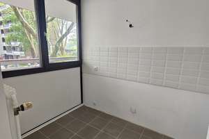 Kölner Westen - renovierte 2 Zi. Eigentumswohnung inkl. Aufzug, Balkon und PKW Tiefgaragenstellplatz – 50858 Weiden, Köln – Vorschaubild 7
