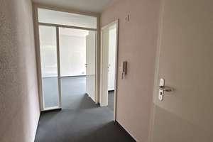 1 JAHR BEFRISTET - Helle 3-Zimmer-Wohnung mit 2 Balkonen in Stuttgart - WG geeignet – Fritz-Bauer-Straße 4, 70619 Sillenbuch (Ortsteil), Stuttgart – Vorschaubild 9