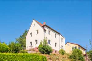 +Idyllisch gelegen: Einfamilienhaus in Hohenstein-Ernstthal - Ihr neues Zuhause mit Panoramablick!+ – Lampertusweg 3a, 9337 Zwickau (Kreis) – Vorschaubild 1
