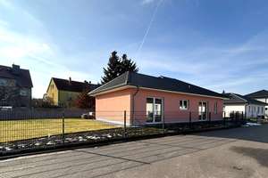 Einziehen und genießen! Stilvoller Wohlfühl- Bungalow mit Sonnenterrasse, Garten und Energieklasse A – Bachstraße 6b, 6766 Bitterfeld-Wolfen – Vorschaubild 4
