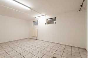 Sonniges, schönes Reiheneckhaus mit großem Garten, Vorgarten, Terrasse und Garage – Dachau (Kreis) – Vorschaubild 13