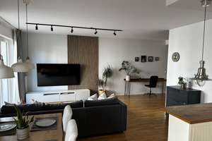 Hochwertige 3-Zimmer-Wohnung mit 2 Balkonen in Friedrichshain, möbliert/unmöbliert