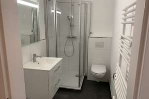 Helle 3-Zimmer-Wohnung mit EBK, Balkon und Garage am Bürgerpark – Busestraße 9, 28213 Neu-Schwachhausen, Bremen – Vorschaubild 2