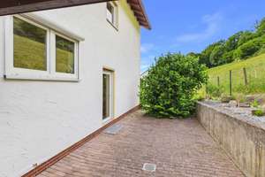 Familienfreundliches Einfamilienhaus mit großem Garten, Teich und Garage in Hauneck – Die vollständige Adresse der Immobilie erhältst du vom Anbieter., 36282 Hauneck – Vorschaubild 8