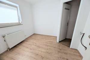 Kurzfristig verfügbar: kleines 2-Zi.-Apartment im 5. OG mit tollem Balkon in ruhiger+zentraler Lage – Wiederholdstraße 12, 70174 Relenberg, Stuttgart – Vorschaubild 4