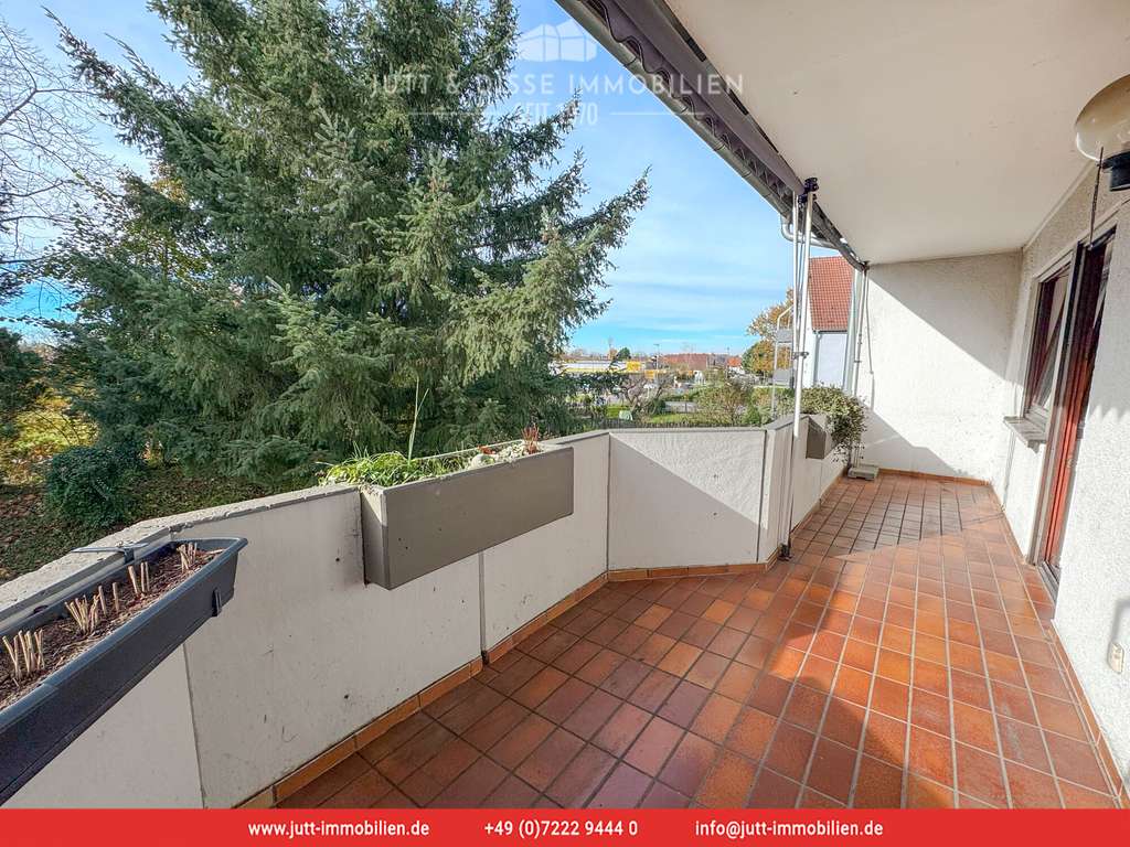 Immobilie in Bischweier - Große 3 Zimmerwhg. mit sonnigem Balkon und Parkplatz in guter Wohnlage in Bischweier - Bild 2