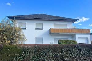 Großes Einfamilienhaus mit 6 Zimmern, EBK, BALKON und Garten in ruhiger Lage