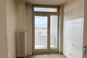 SKYLINE IM BLICK – Gut geschnittene 3-Zimmer-Wohnung mit Gestaltungspotenzial – 60385 Bornheim, Frankfurt am Main – Vorschaubild 6