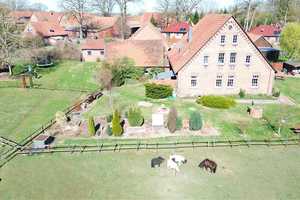 Gelegenheit: Tolle Wohnanlage ein Bauernhof und 2 neuwertige Bungalows, mit viel Platz u. Komfort   – Diepholz (Kreis) – Vorschaubild 2