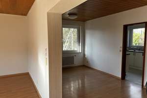 Vollständig renovierte 4,5-Zimmer-Wohnung mit Balkon und Einbauküche in Leonberg – Die vollständige Adresse der Immobilie erhältst du vom Anbieter., 71229 Leonberg – Vorschaubild 15