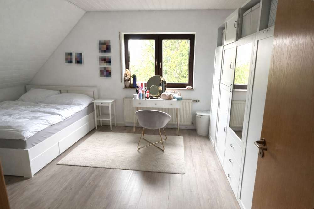 Immobilie in Kirchardt - GLOBAL INVEST | Großzügiges Zweifamilienhaus mit 220m² Wohnfläche und 1.000m² großem Garten - Bild 1