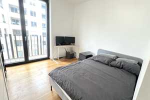 Möblierte 4-Zimmer Wohnung direkt am Gleisdreieckpark (befristet) – Flottwellstraße 9, 10785 Berlin – Vorschaubild 1