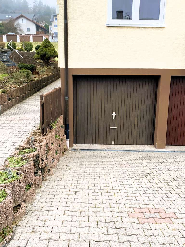 Immobilie in Kämpfelbach - Bilfingen - gemütliche 2 Zi. ETW in sehr ruhiger Wohnlage ! - Bild 1