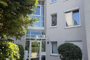 Ruhige 3-Zimmer-Wohnung mit Einbauküche und TG-Stellplatz  in Freimann