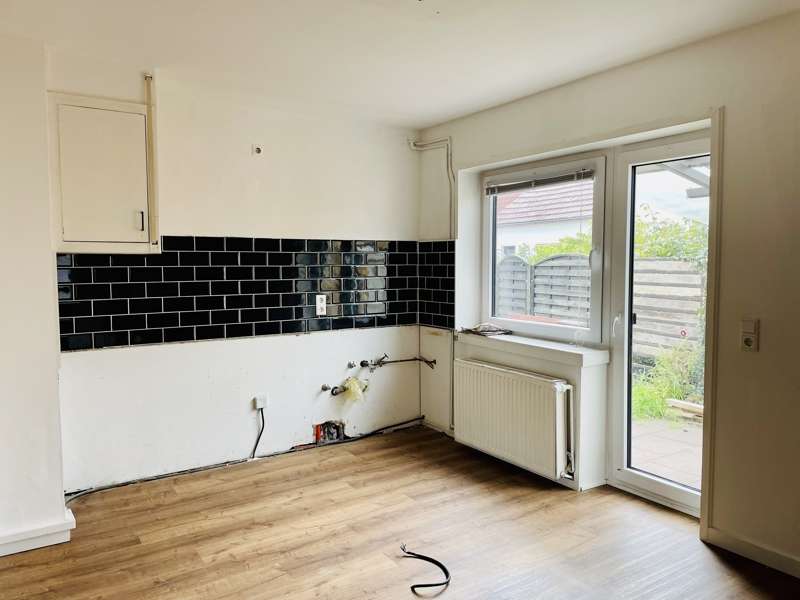 Immobilie in Schwanewede - *Achtung Preisreduktion!*
Viel Potential - Teilvermietetes Zweifamilienhaus inkl. Baugrundstück - Bild 2