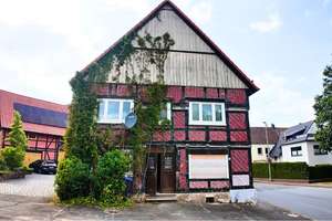 *Reserviert* Vielseitiges Wohnhaus mit Ausbaureserve – attraktiv für Investoren oder große Familien – Die vollständige Adresse der Immobilie erhältst du vom Anbieter., 37696 Marienmünster – Vorschaubild 2