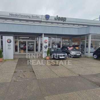 1A Ecklage: Autohaus oder Lager mit XXL-Außenfläche