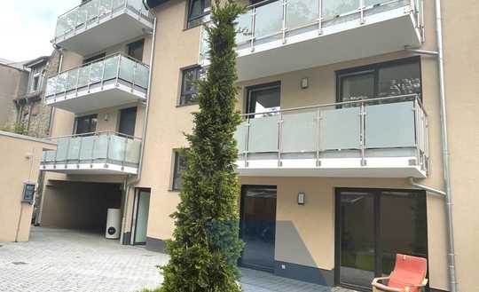 Große, lichtdurchflutete 138,55 qm Maisonette-Wohnung mit Balkon und Dachterrasse