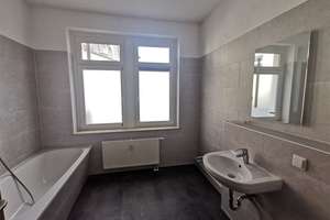 ***2 Zimmer mit EBK, Balkon Bad mit Wanne und Dusche zur Eigennutzung !***