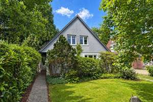 Wohnen mit Raum & Privatsphäre: 207 m² Haus, 1.110 m² Garten, Garage & Sauna