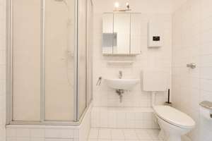 *CHARMANTE HELLE 2 ZI WOHNUNG* - LEBEN IM DÜSSELTAL – Ahnfeldstr. 13, 40239 Düsseltal, Düsseldorf – Vorschaubild 6