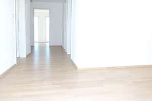 Großzügige, helle 3-Zimmer-Wohnung mit schöner Loggia; Anfragen bitte nur per email! – 80939 Freimann, München – Vorschaubild 5