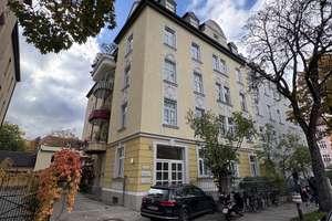 Lage, Lage, Lage, stilvolle Altbau-DG Wohnung in Neuhausen