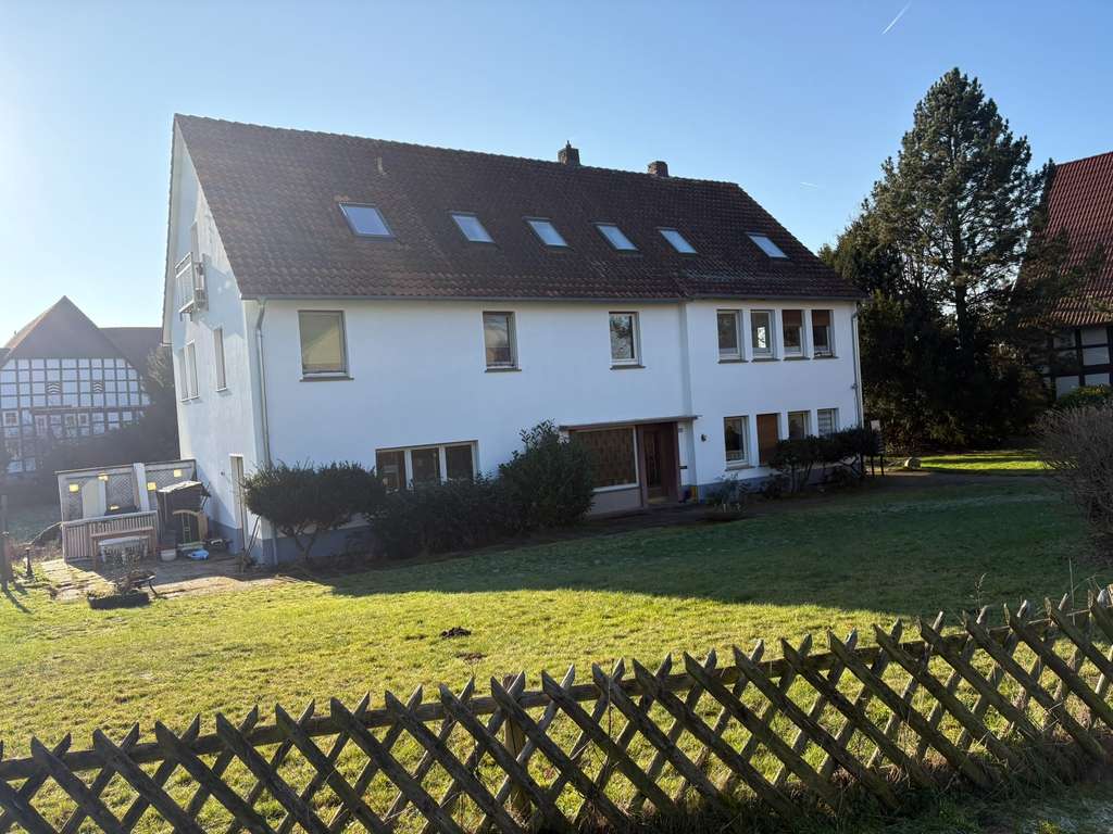 Immobilie in Bad Salzuflen - Freistehendes Mehrfamilienhaus mit viel Potential - für Kapitalanleger - Bild 1