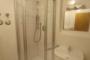 Dresden-Cotta - prov.frei, ruhige, mod. 1 Zi.-Whg. mit Balkon, sep. Küche mit Einbauten u. TG Stpl. – Sachsdorfer Str. 15, 1157 Cotta (Stadtteil), Dresden – Vorschaubild 10