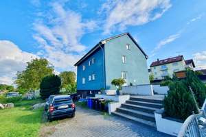 Mehrfamilienhaus mit drei Wohnungen.  Wohnen, vermieten oder kombinieren – Die vollständige Adresse der Immobilie erhältst du vom Anbieter., 74906 Bad Rappenau – Vorschaubild 1