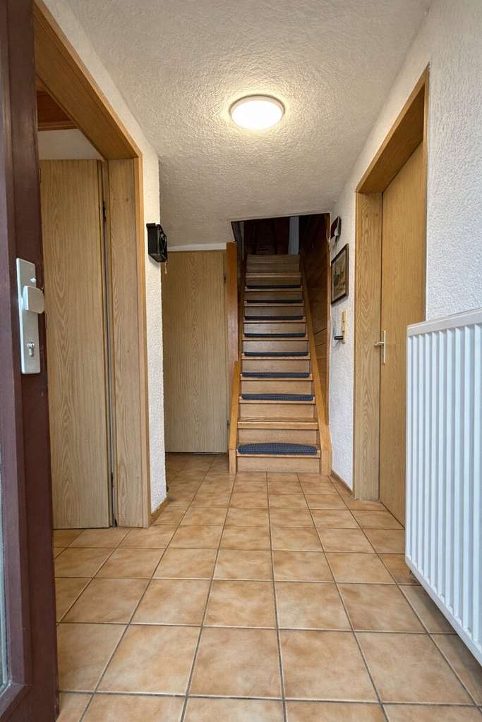 Immobilie in Offstein - Einfamilienhaus in Offstein – Ideal für Familie, WG oder Monteurvermietung - Bild 1