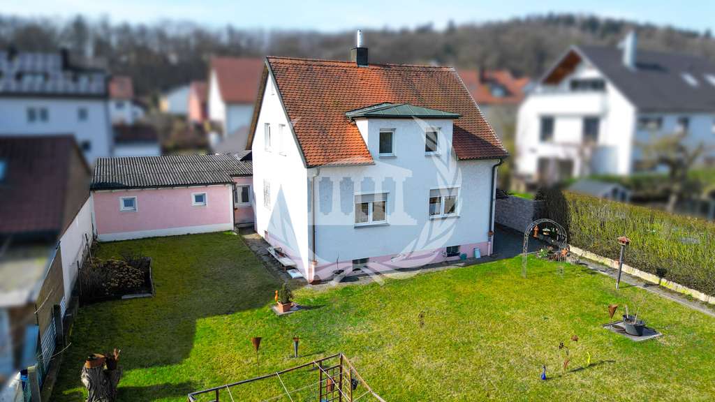 Immobilie in Lappersdorf - Zwei Häuser, ein Grundstück – Kapitalanlage & Neubaupotenzial in Pielmühle! - Bild 1