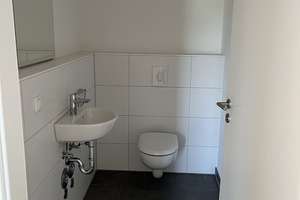 *Erstbezug* 3- Zimmer im 1. OG mit Balkon – Lange Seegewann 1, 65205 Delkenheim, Wiesbaden – Vorschaubild 6
